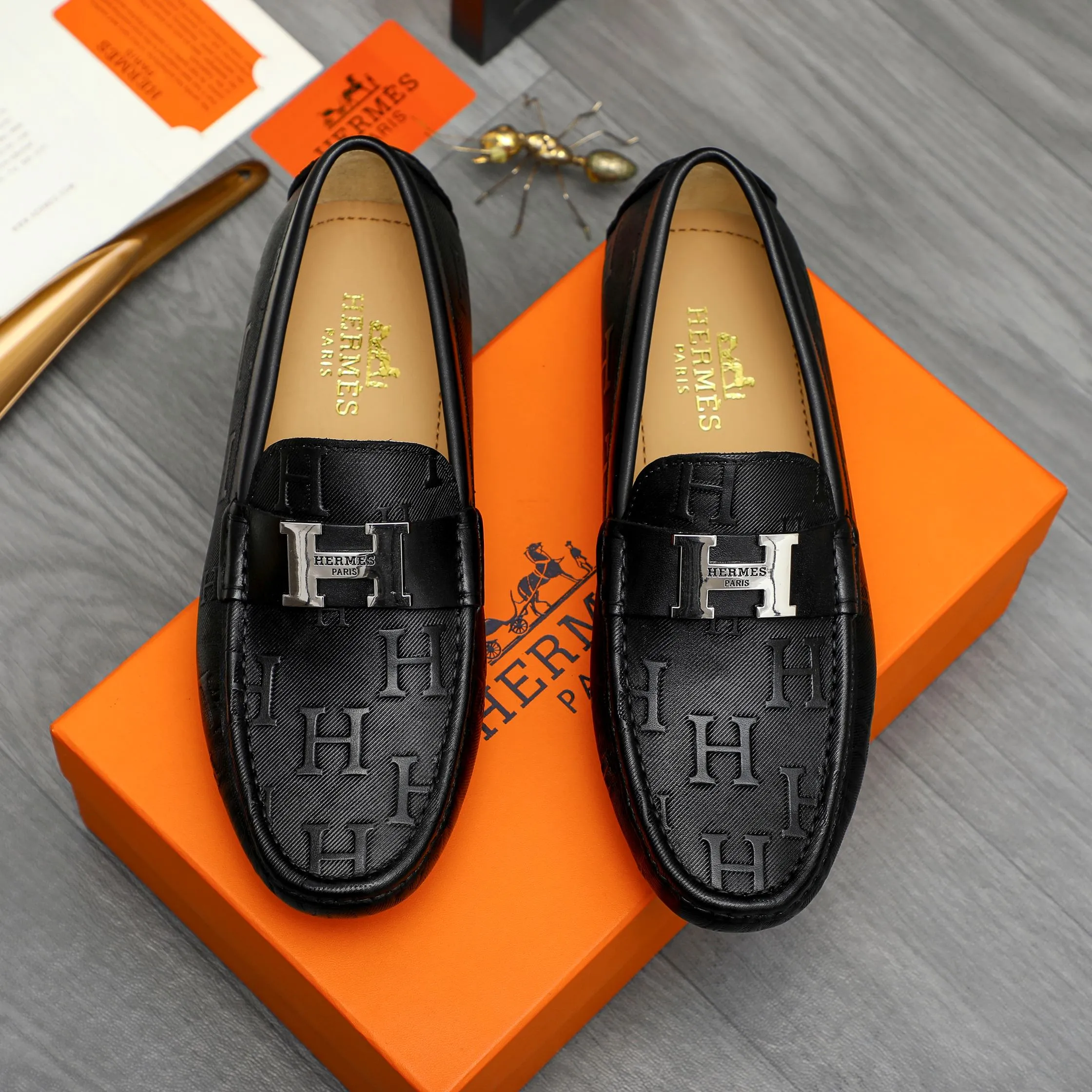 Men's shoes 💰p420 Product trademark: HERMES "Hermes" casual slip-on men's shoes Regular size: 38-44 Product materials: Selected embossed cowhide upper, sheepskin lining, original rubber outsole